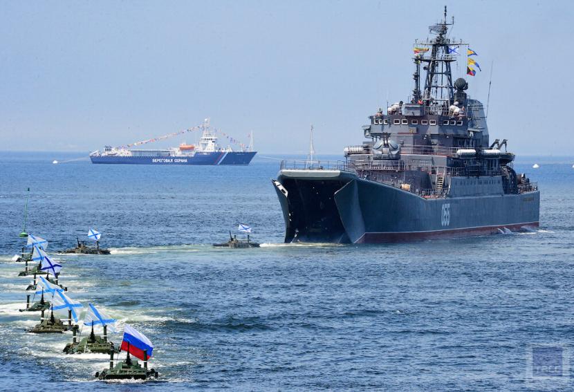 Дорогие военные моряки и ветераны Военно-Морского Флота России!