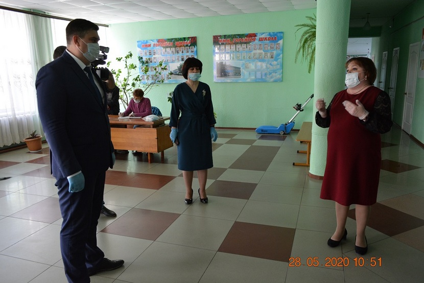 Глава муниципального района Максим Шупиков проверил работу учреждений образования в условиях пандемии коронавируса.