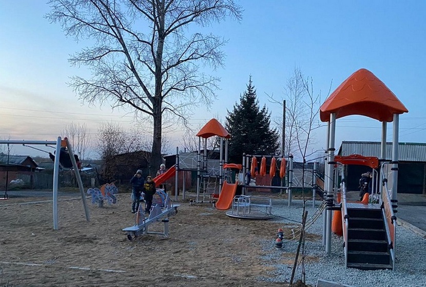 Детские игровые площадки стали неотъемлемой частью населённых пунктов Смидовичского района.