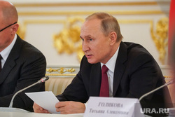Путин допустил перенос общероссийского голосования по Конституции. «Нет ничего более важного, чем здоровье и жизнь граждан»